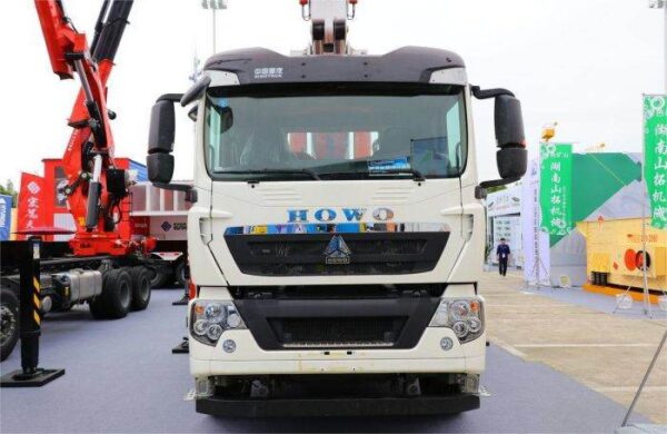 HOWO TX 10X4 Loader Crane - Image 7
