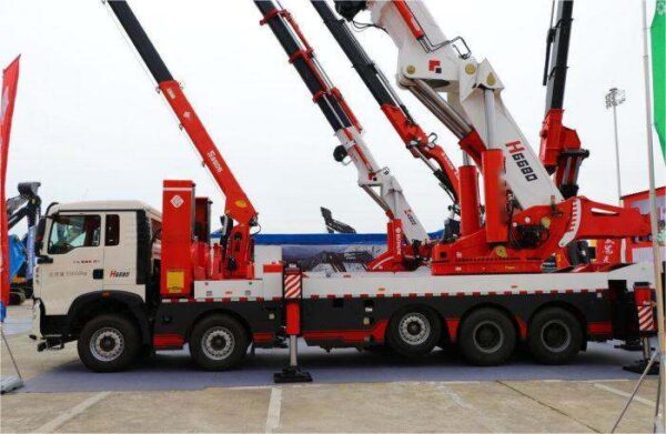 HOWO TX 10X4 Loader Crane - Image 3